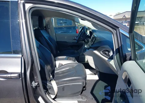 2022 Chrysler Pacifica Touring L from USA, damaged, VIN 2C4RC1BG9NR106362